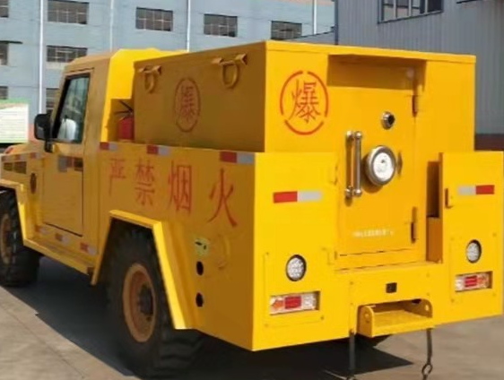 巴东凯龙爆破器材运输车：保障爆破任务的安全运行